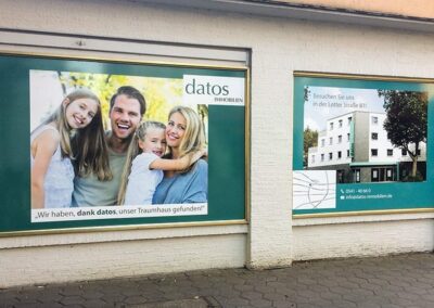 Schaufensterbeschriftung „Datos Immobilien“