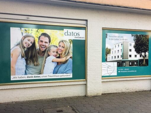 Schaufensterbeschriftung „Datos Immobilien“