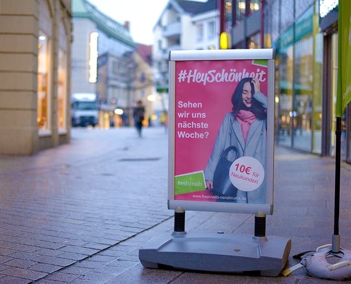 Kundenstopper Plakatwerbung Freshnails Osnabrück