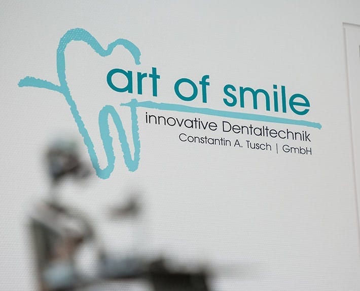 Werbetechnik Schaufensterbeklebung art of smile