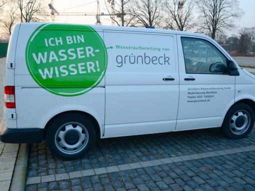 Fahrzeugbeschriftung „Grünbeck“