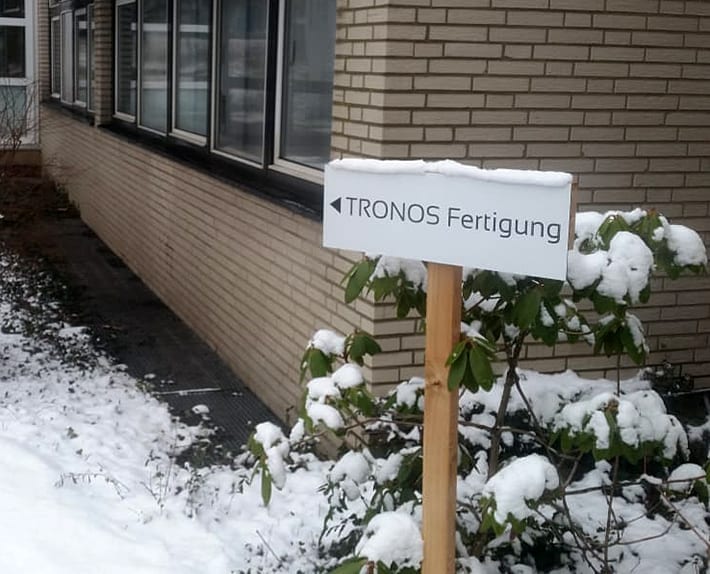 Schild TRONOS Fertigung