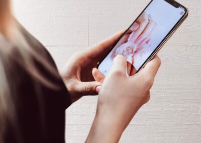 Social Media „freshnails“